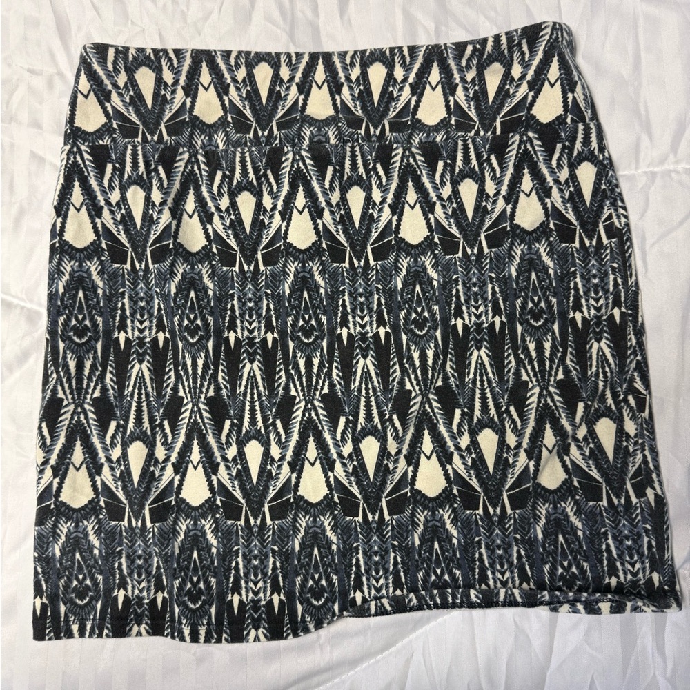 American Eagle Outfitters Black and Cream Patterned Pencil Skirt